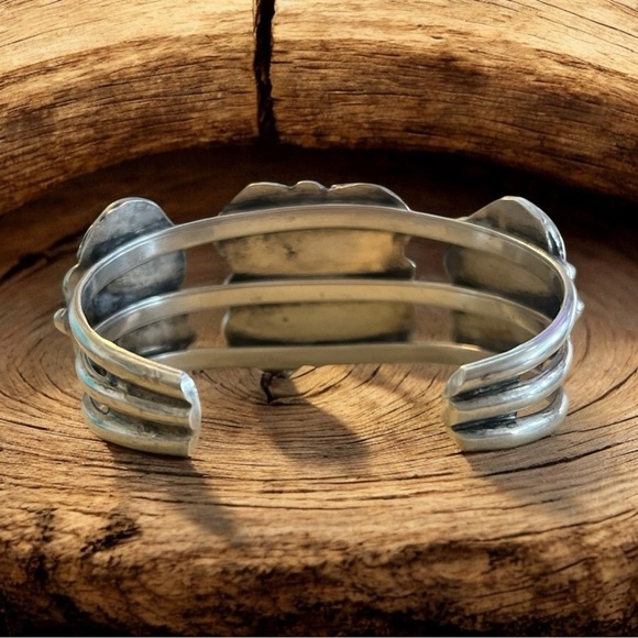 VINTAGE NATIVE AMERICAN MOTHER OF PEARL CUFF - Picture 4 of 7